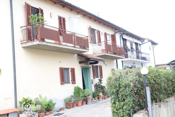 Terratetto di 5 vani con cantina e soffitta