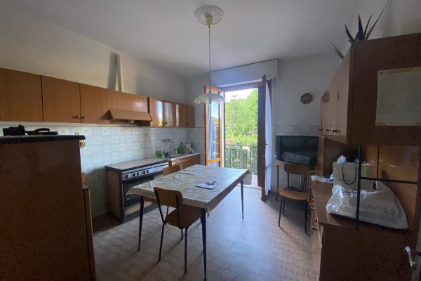 4 vani con 2 terrazze e garage