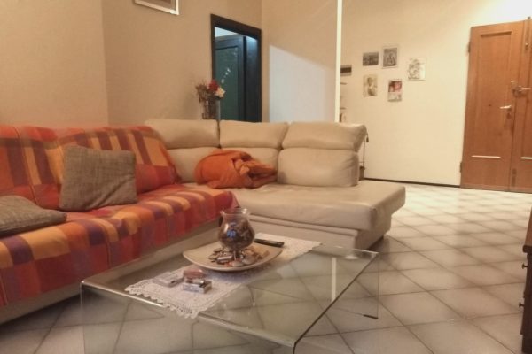 Quattro vani ampi, condominio gradevole con ascensore