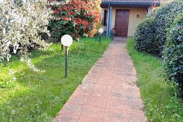 Comeana, villa a schiera di recente costruzione