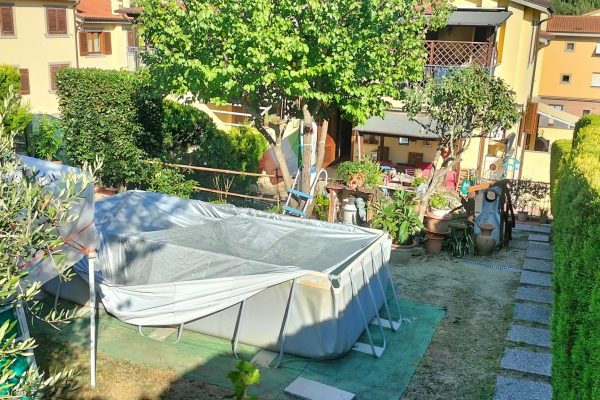 Appartamento con grande giardino e garage